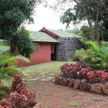 Cherilyn Monta Resort - Ratnagiri Vatul Exteriér fotografie