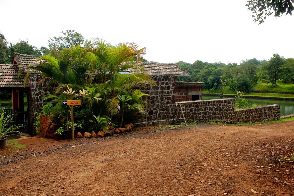 Cherilyn Monta Resort - Ratnagiri Vatul Exteriér fotografie