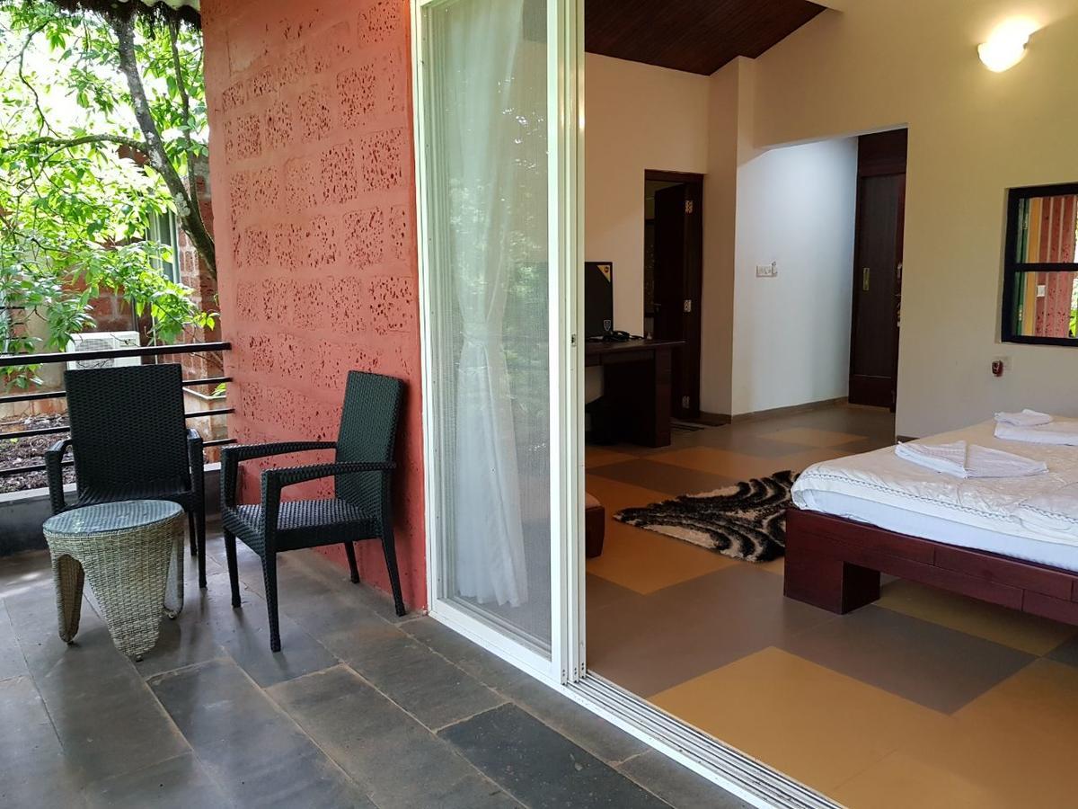 Cherilyn Monta Resort - Ratnagiri Vatul Exteriér fotografie