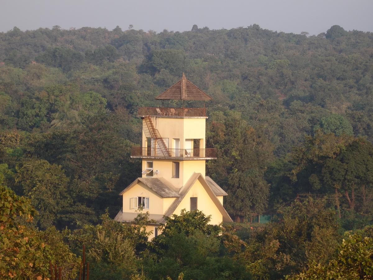 Cherilyn Monta Resort - Ratnagiri Vatul Exteriér fotografie